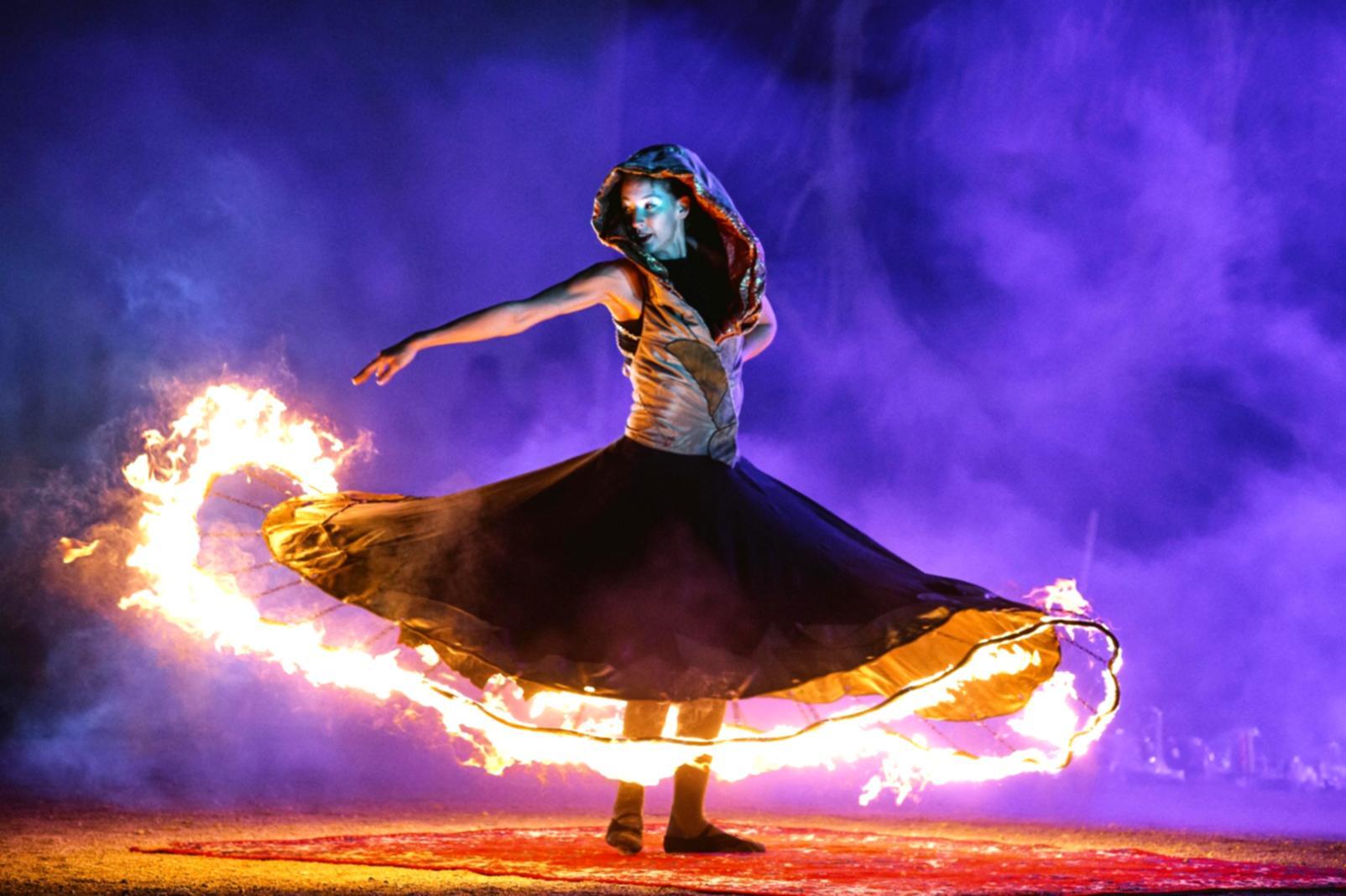 Tanzraum mit natürlichem Licht und freier Fläche zum Üben